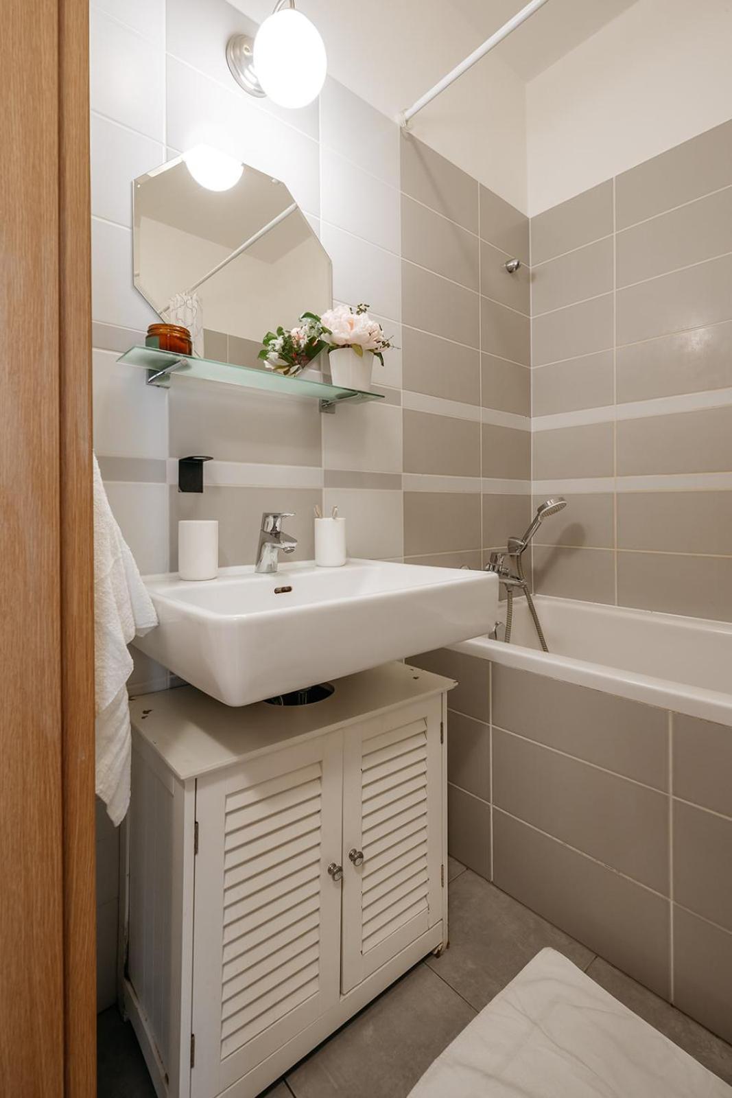 Prague Days - Bright Apartment - Balcony - Private Parking ภายนอก รูปภาพ