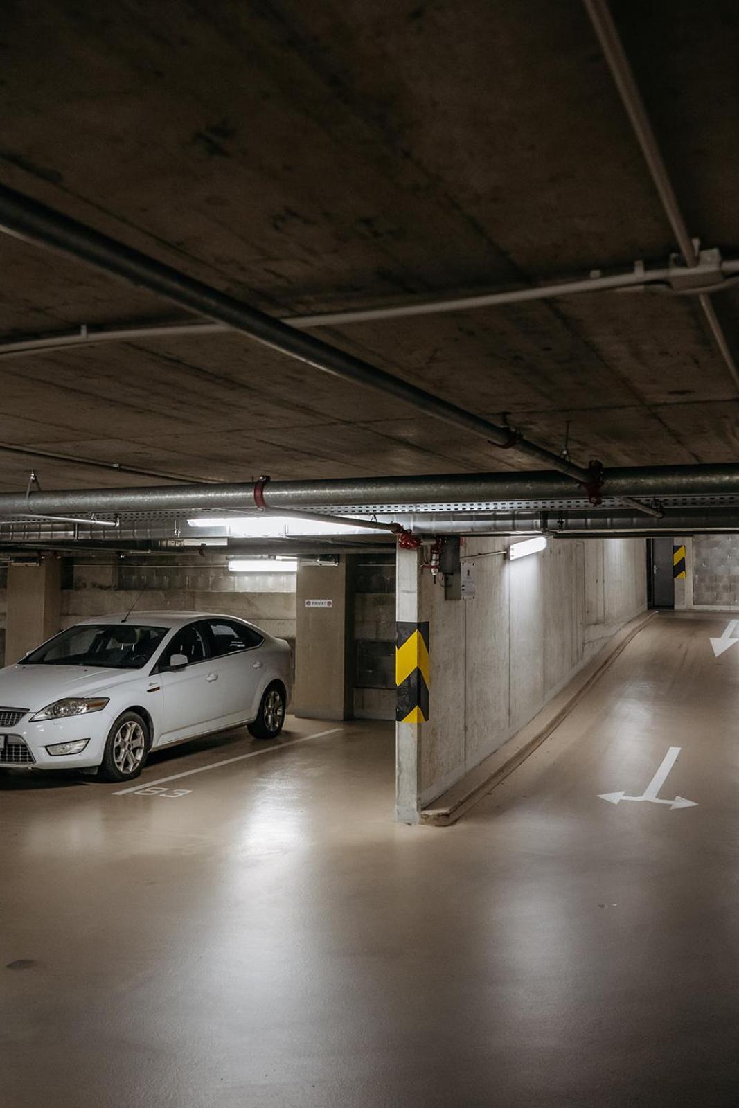 Prague Days - Bright Apartment - Balcony - Private Parking ภายนอก รูปภาพ