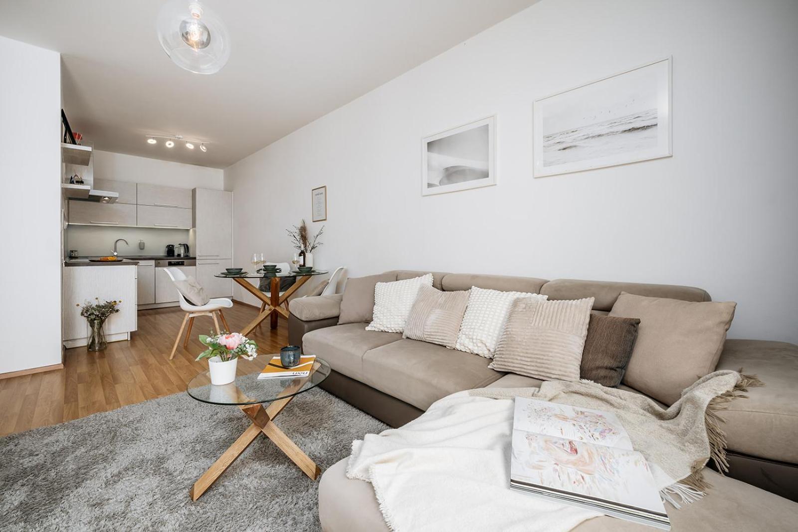 Prague Days - Bright Apartment - Balcony - Private Parking ภายนอก รูปภาพ